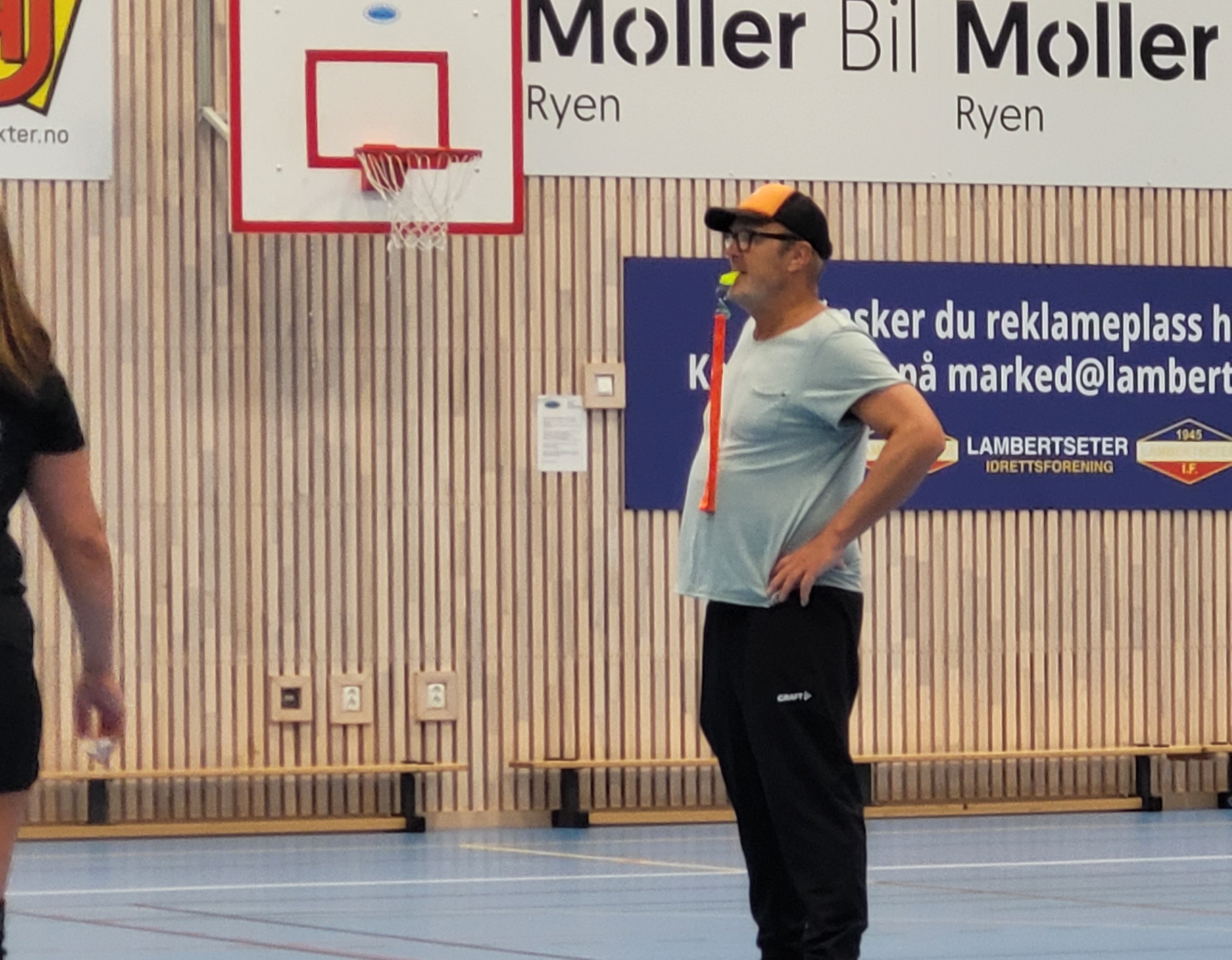 Morten: - Lover slagkraftig lag!